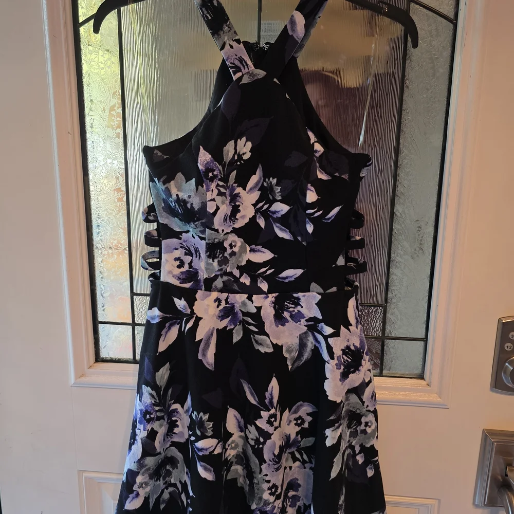 Xtraordinary Black and Blue Floral Backless Dress, Medium🖤💙 Like New Condition